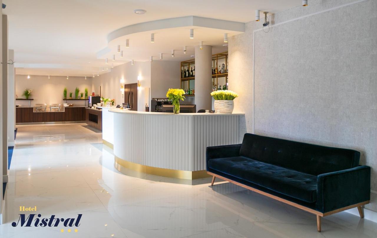 Hotel Mistral Marki  Extérieur photo