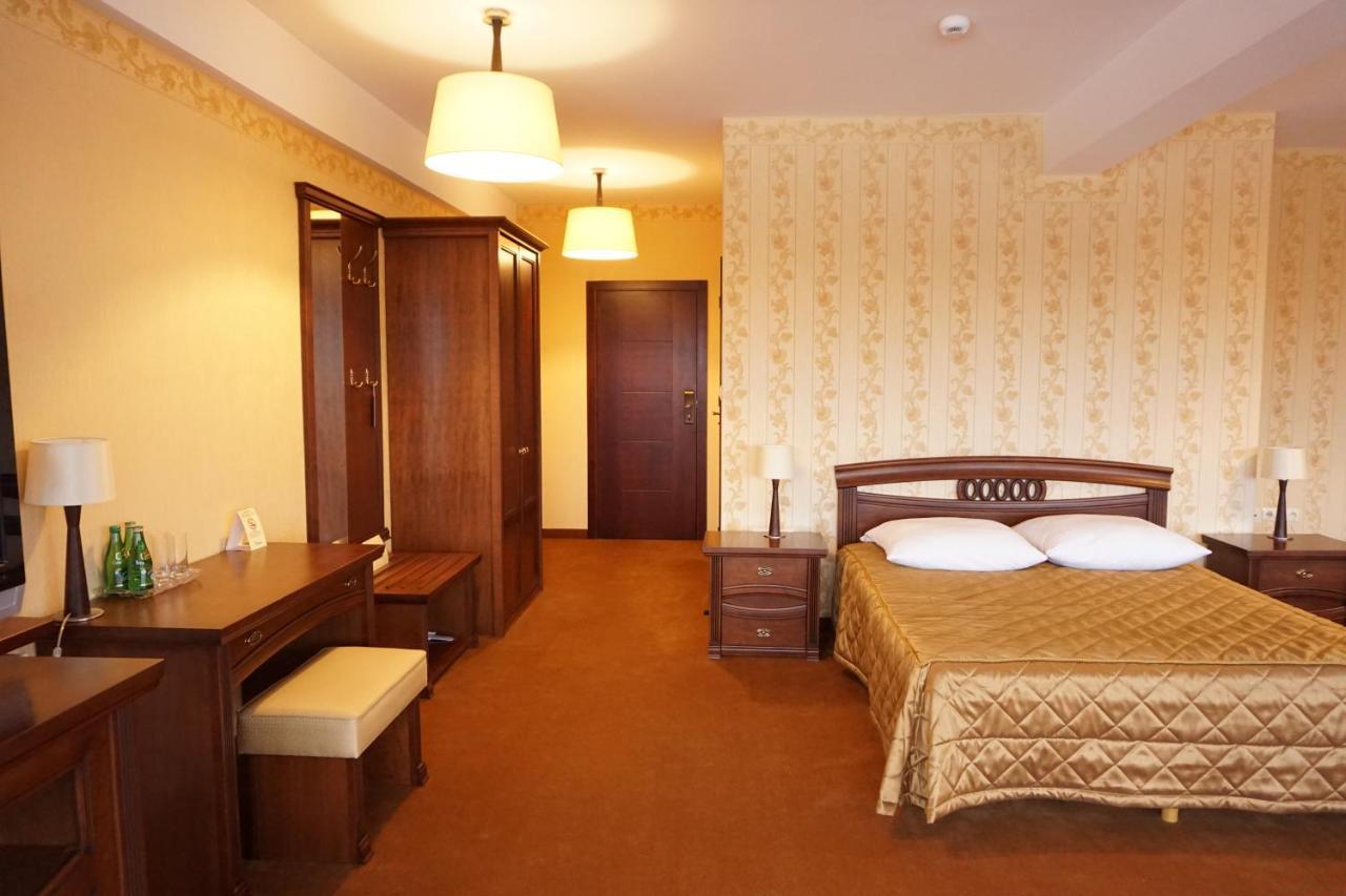 Hotel Mistral Marki  Extérieur photo
