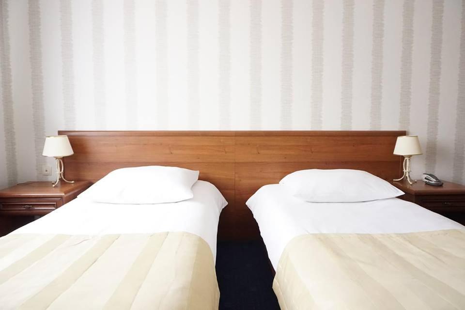 Hotel Mistral Marki  Extérieur photo